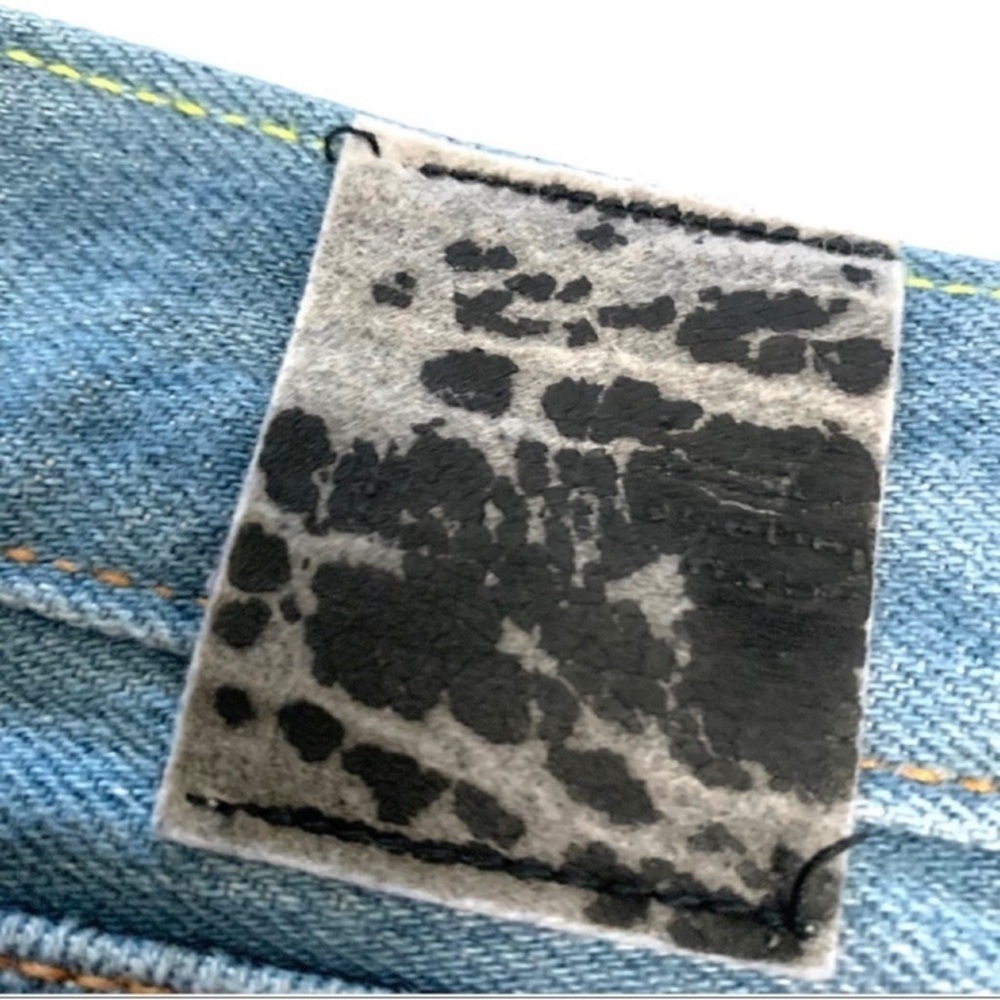 Bebe Light Wash Lowrise Jeans - Picture 7 of 8